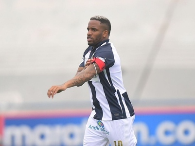 Jefferson Farfán (PER)