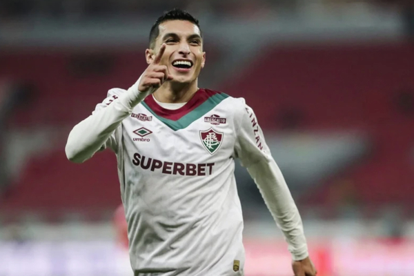 Con menos espacio, Kevin Serna podra dejar Fluminense