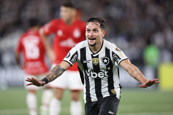 Botafogo Triunfa Ante Estudiantes en Emocionante Partido de Copa Libertadores
