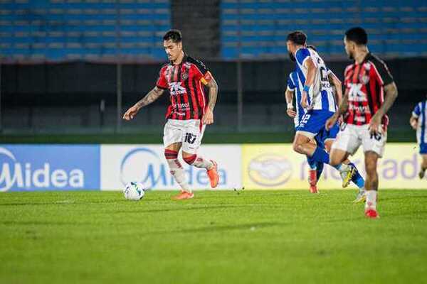 Vitria Rompe Racha de Derrotas Contra Cerro Largo en la Copa Sudamericana 2025