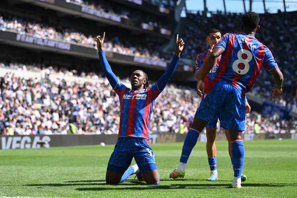 Crystal Palace rompe mala racha y vence a Tottenham en la Premier League