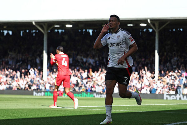 Fulham sorprende al Liverpool en casa con un emocionante 3-2 en la Premier League