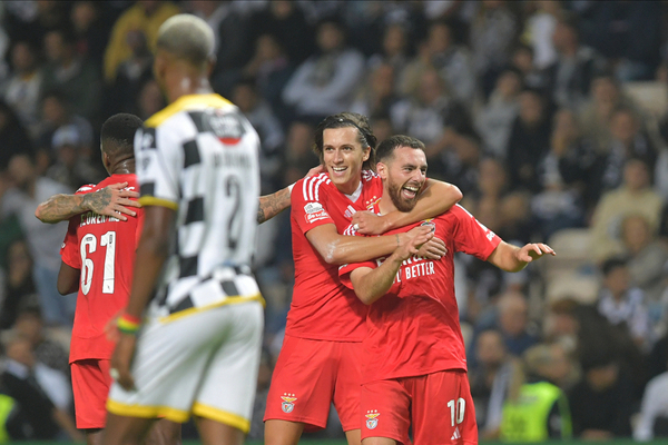 El Besiktas confirma negociaciones con el Benfica por Orkun Kk