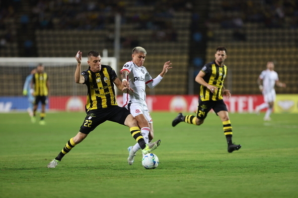 Flamengo triunfa ante Deportivo Tchira en su debut en la Copa Libertadores 2025