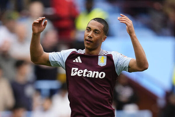 Aston Villa supera a Fulham en emocionante duelo de la Premier League 2024-2025