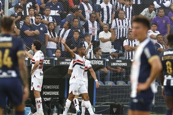 So Paulo contina invicto en la Copa Libertadores tras vencer a Alianza Lima