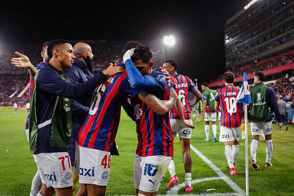 Bahia extiende su invicto tras vencer a Nacional en la Copa Libertadores